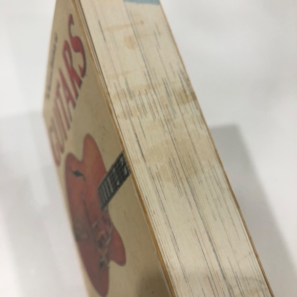 The Illustrated Directory of Guitars - Picture 5 of 8